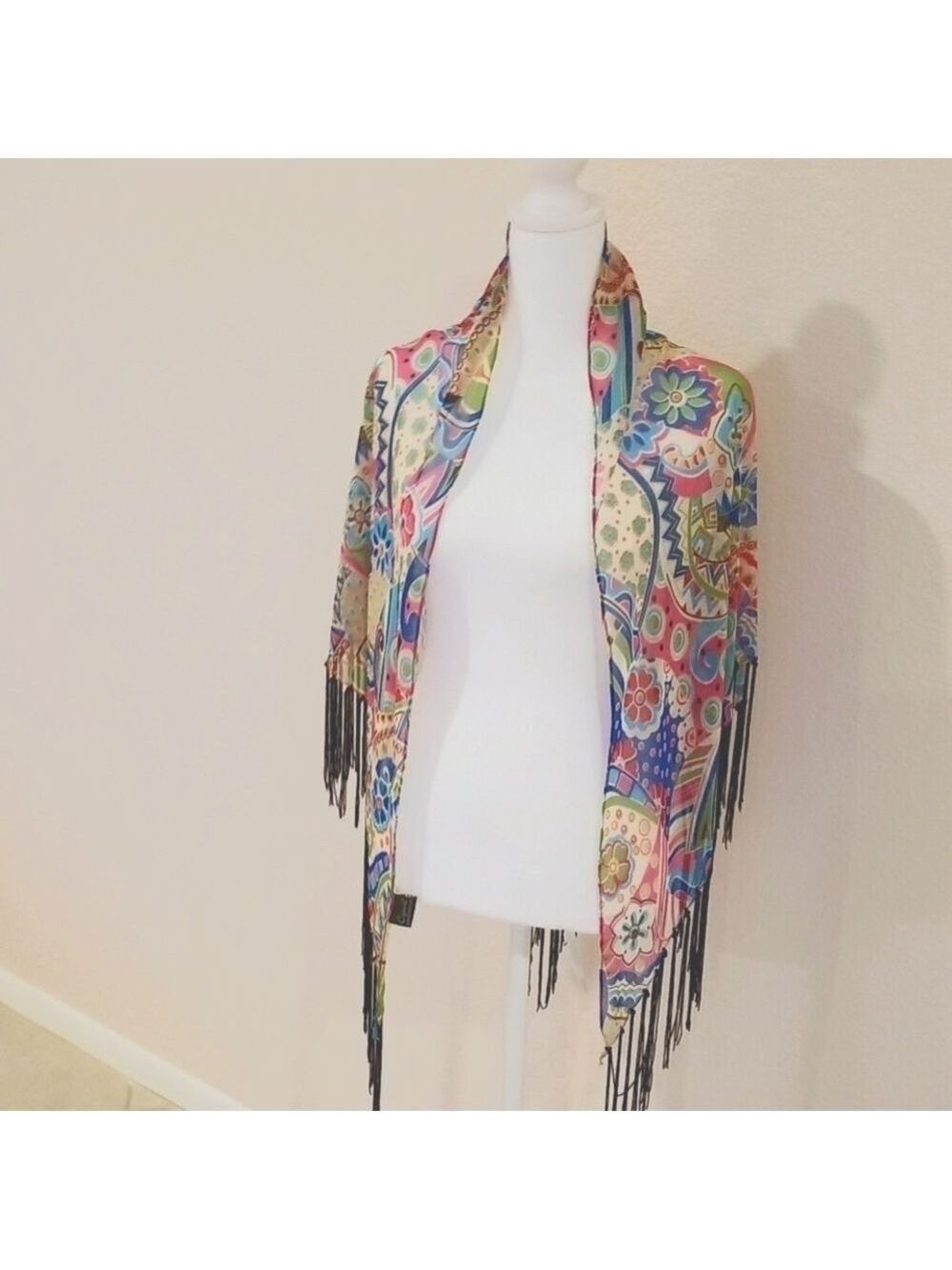 Floral fringed shawl,wrap one size,polyester. - Picture 5 of 7